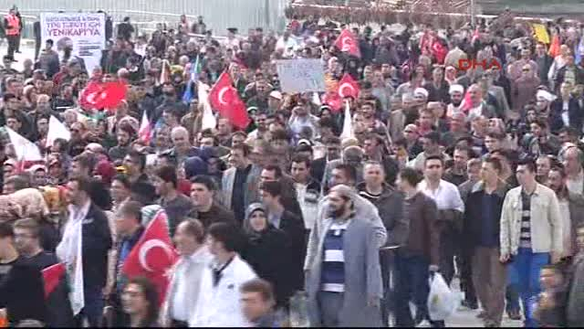 Yenikapı\'da Miting Alanı Dolmaya Başladı