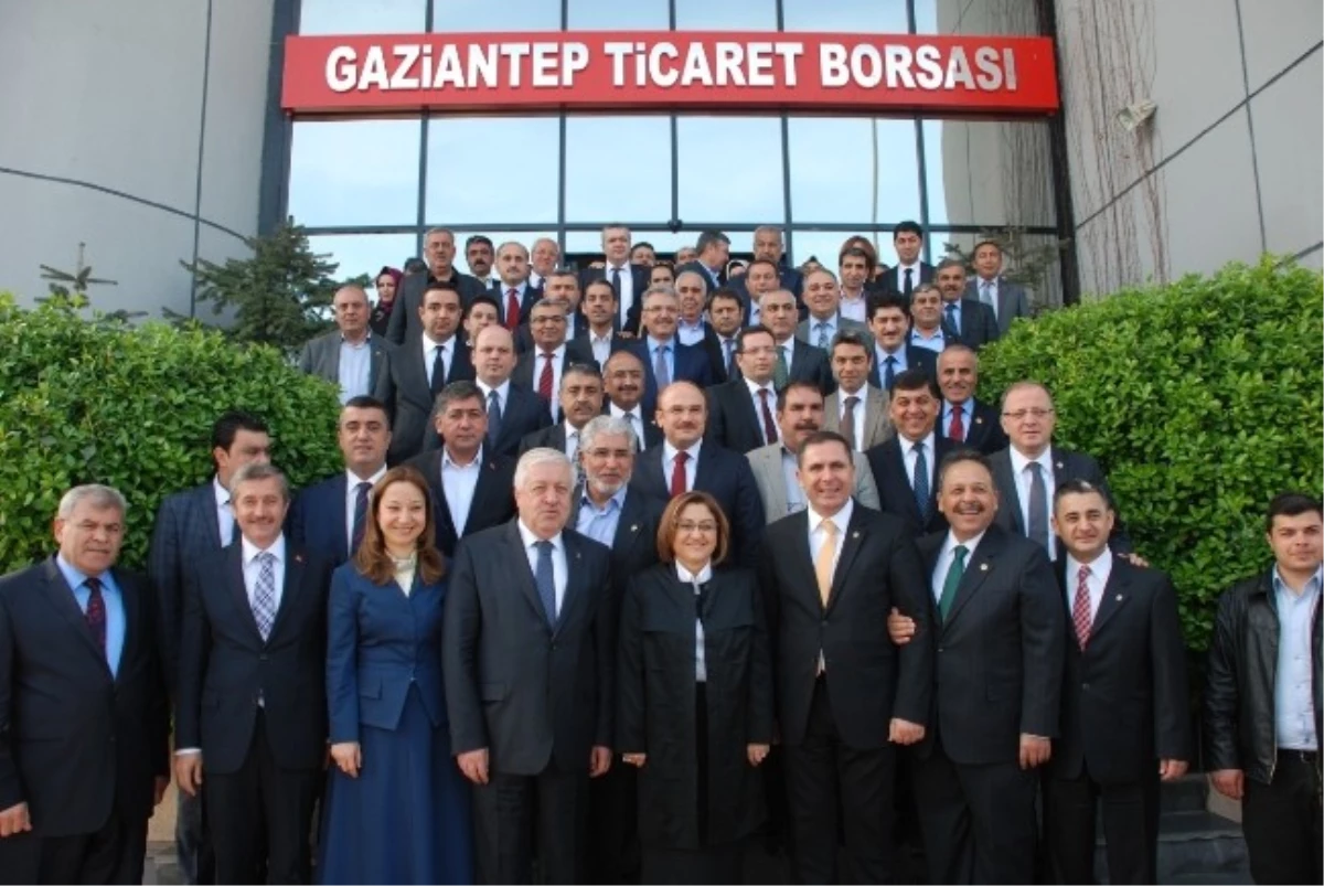 Ak Parti, Gaziantep Ticaret Borsası\'na Çıkarma Yaptı