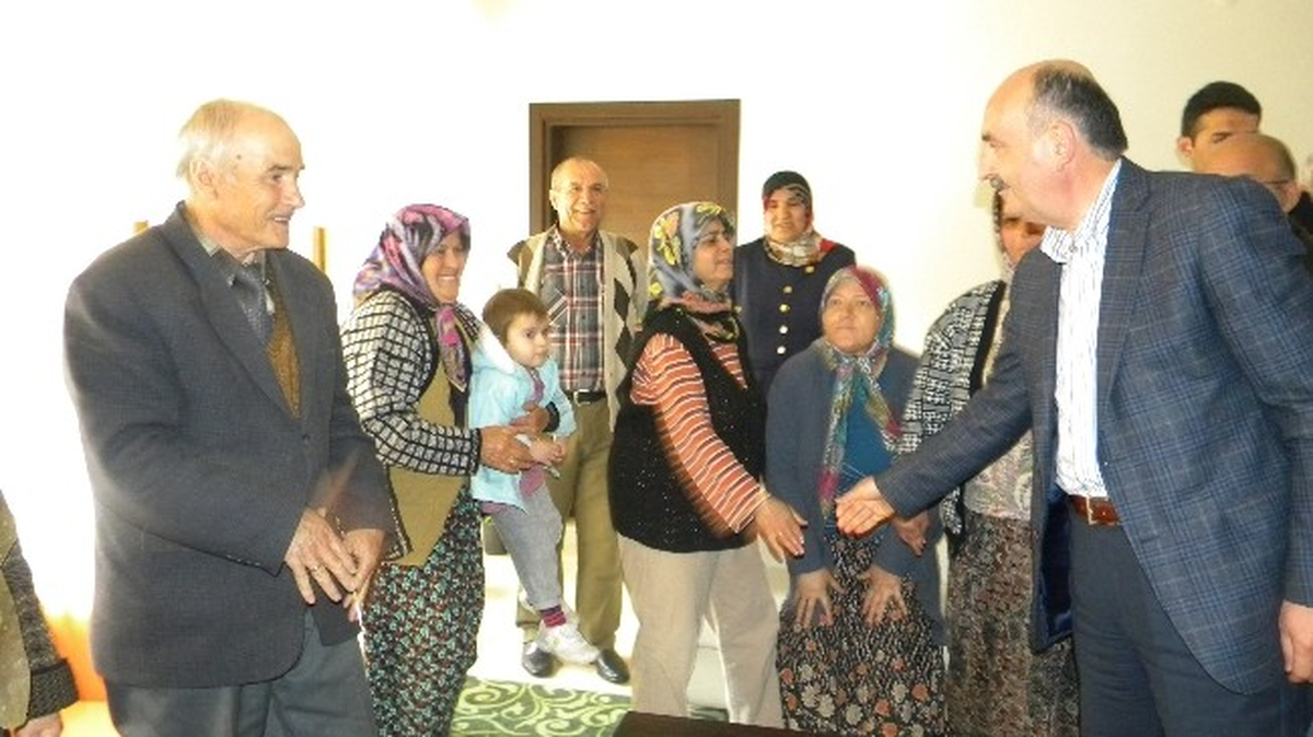 Eczacı, Sağlık Bakanı Müezzinoğlu\'na "Bıçak Kemiğe Dayandı" Dedi