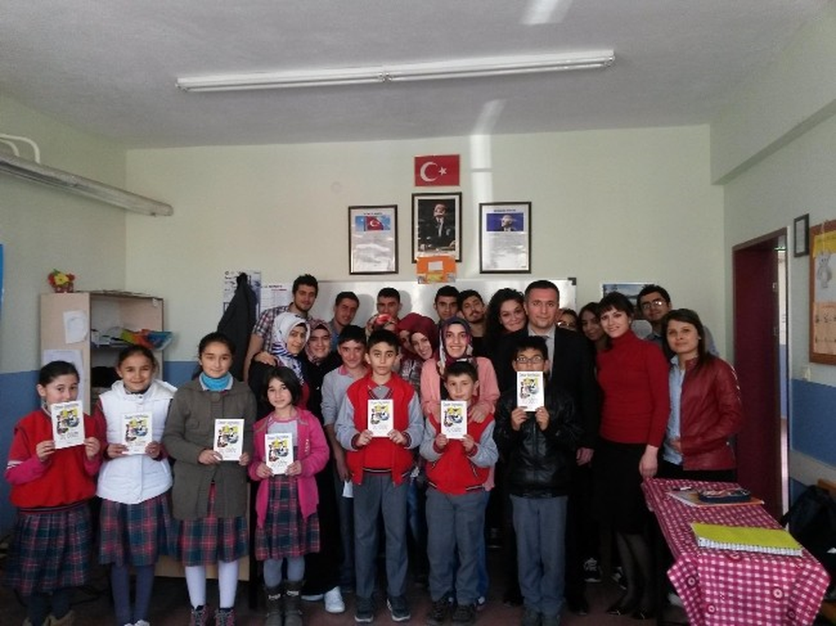 Üniversitesi Öğrencilerinden, Karaveli Köyüne Kütüphane