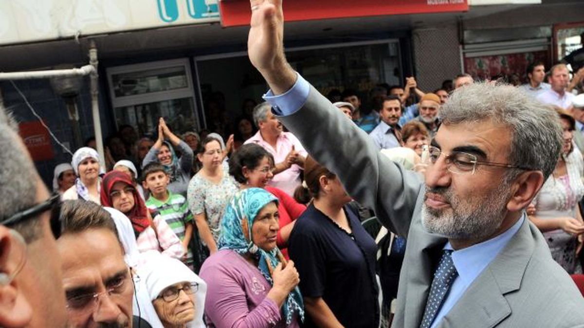 Bakan Yıldız Ceyhan\'da Esnafı Ziyaret Etti