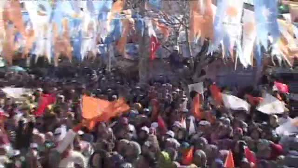 Bülent Arınç\'ı Güldüren Anons