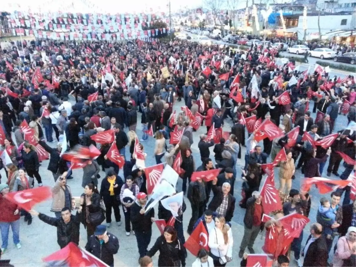 CHP Lideri Kılıçdaroğlu, Tuzla\'da Gençlerden Oy İstedi