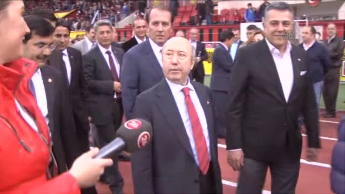 Eski Maliye Bakanı Unakıtan\'dan Eskişehirspor\'a Ziyaret