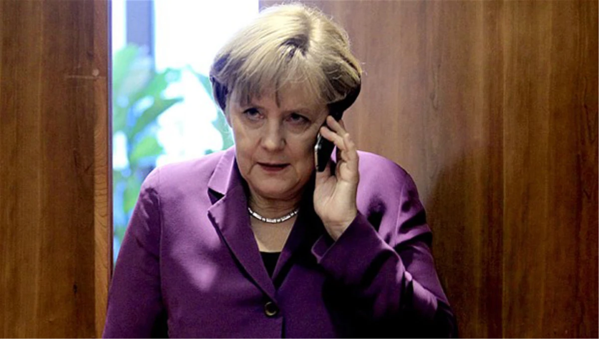 Merkel, Rusya Devlet Başkanı Putin\'le Telefonda Görüştü