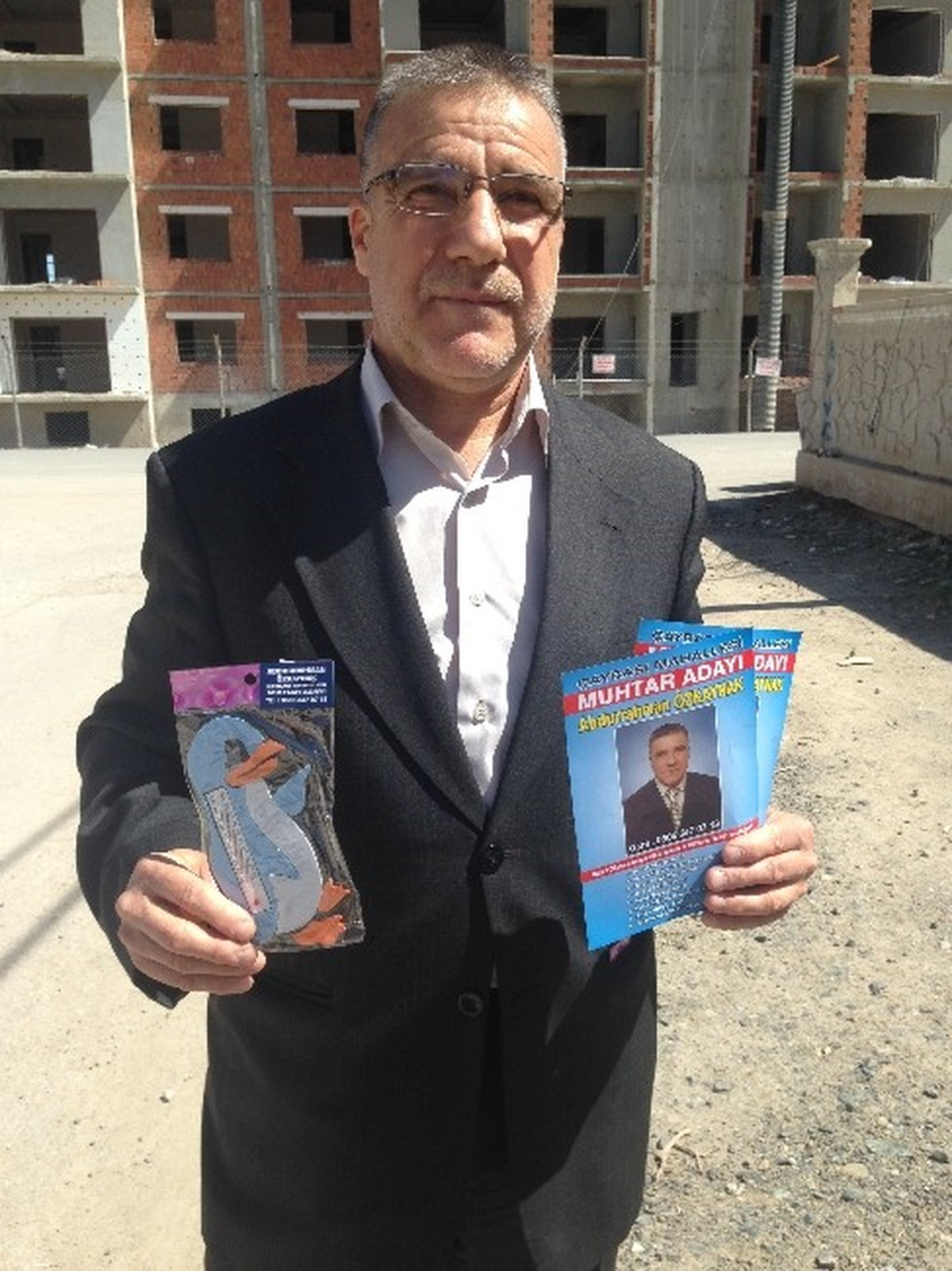 Muhtar Adayından Promosyonlu Seçim Çalışması