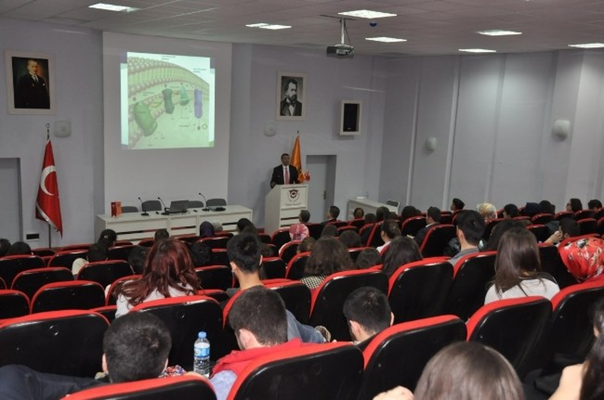 Namık Kemal Üniversitesi\'nde \'Sigaranın Zararları\' Konulu Konferans Düzenlendi
