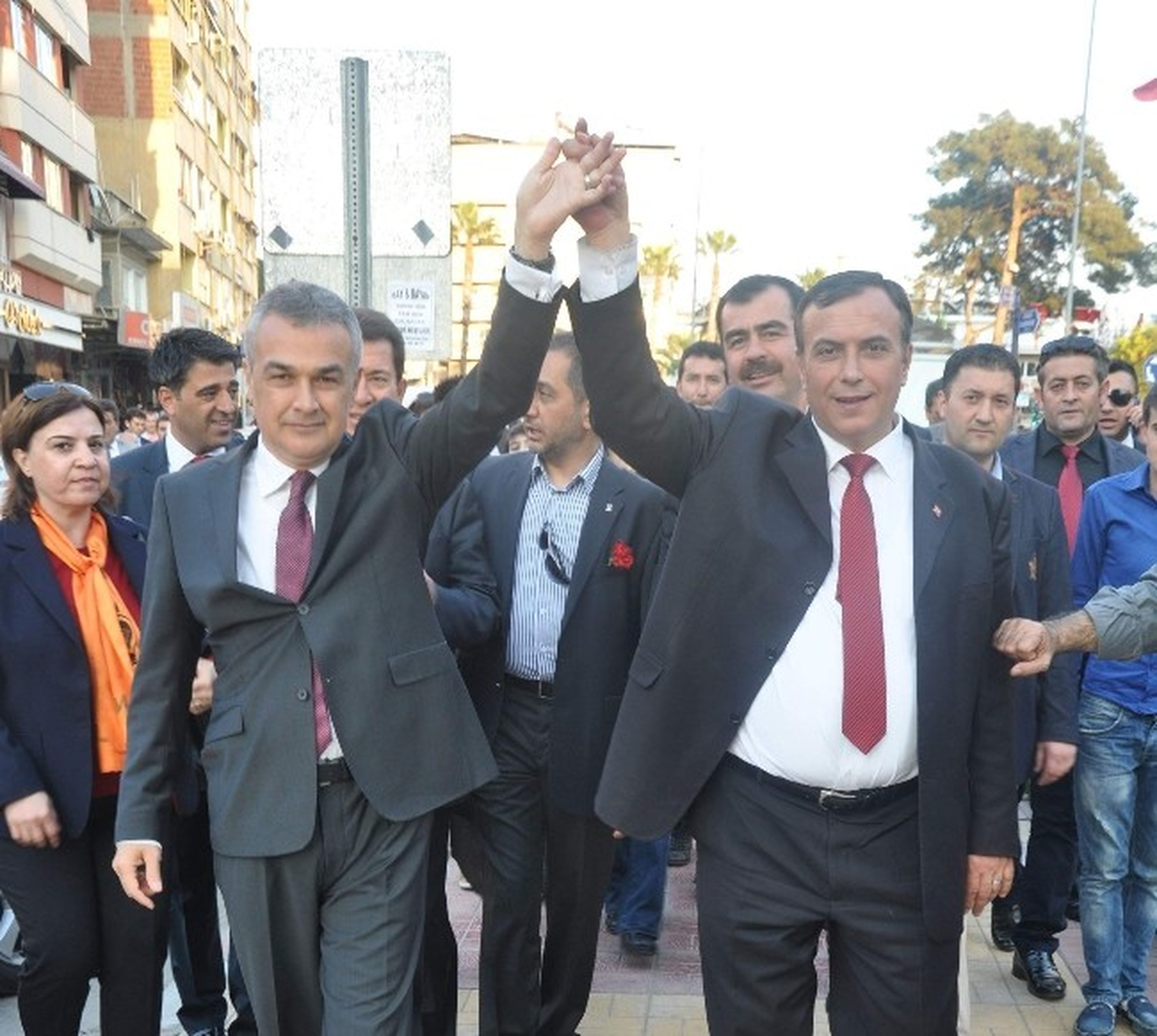 Nazilli\'de Binlerce Kişi Ak Partiye Destek İçin Yürüdü