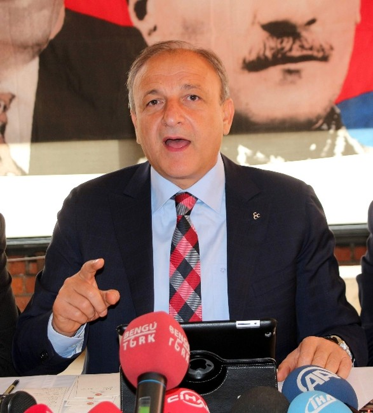 Oktay Vural, Twitter Yasağını Mahkemeye Taşıdı