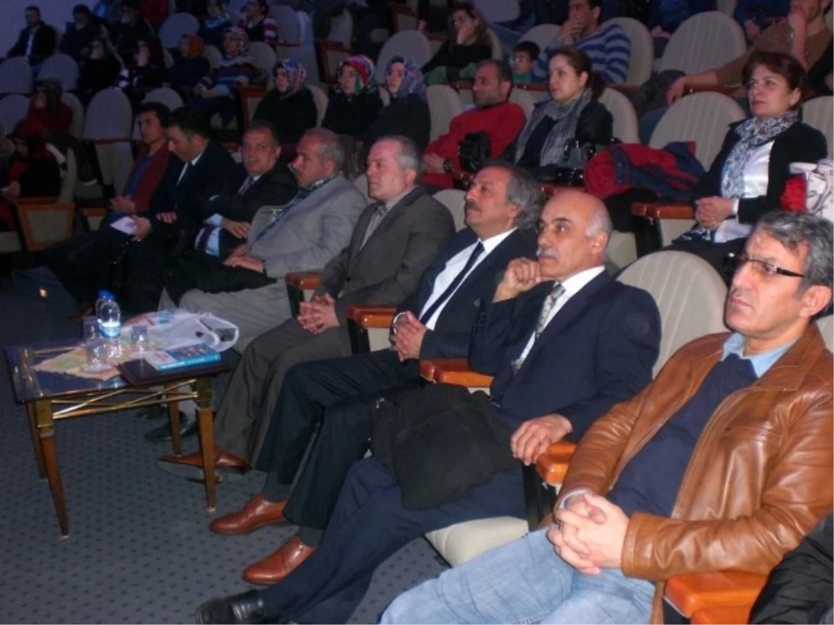 Tyb Erzurum Şubesin\'nce Düzenlenen "Bir Başka Açıdan Çanakkale" Panelinde İzleyiciler Ağladı