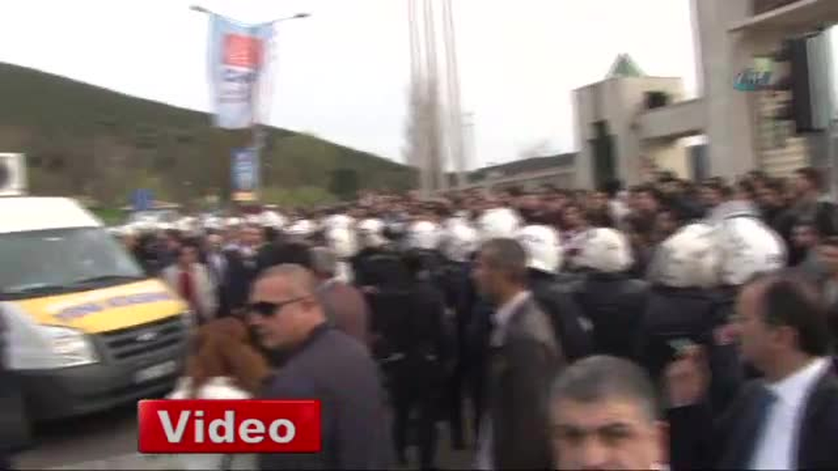 Yeditepe Üniversitesi Karıştı