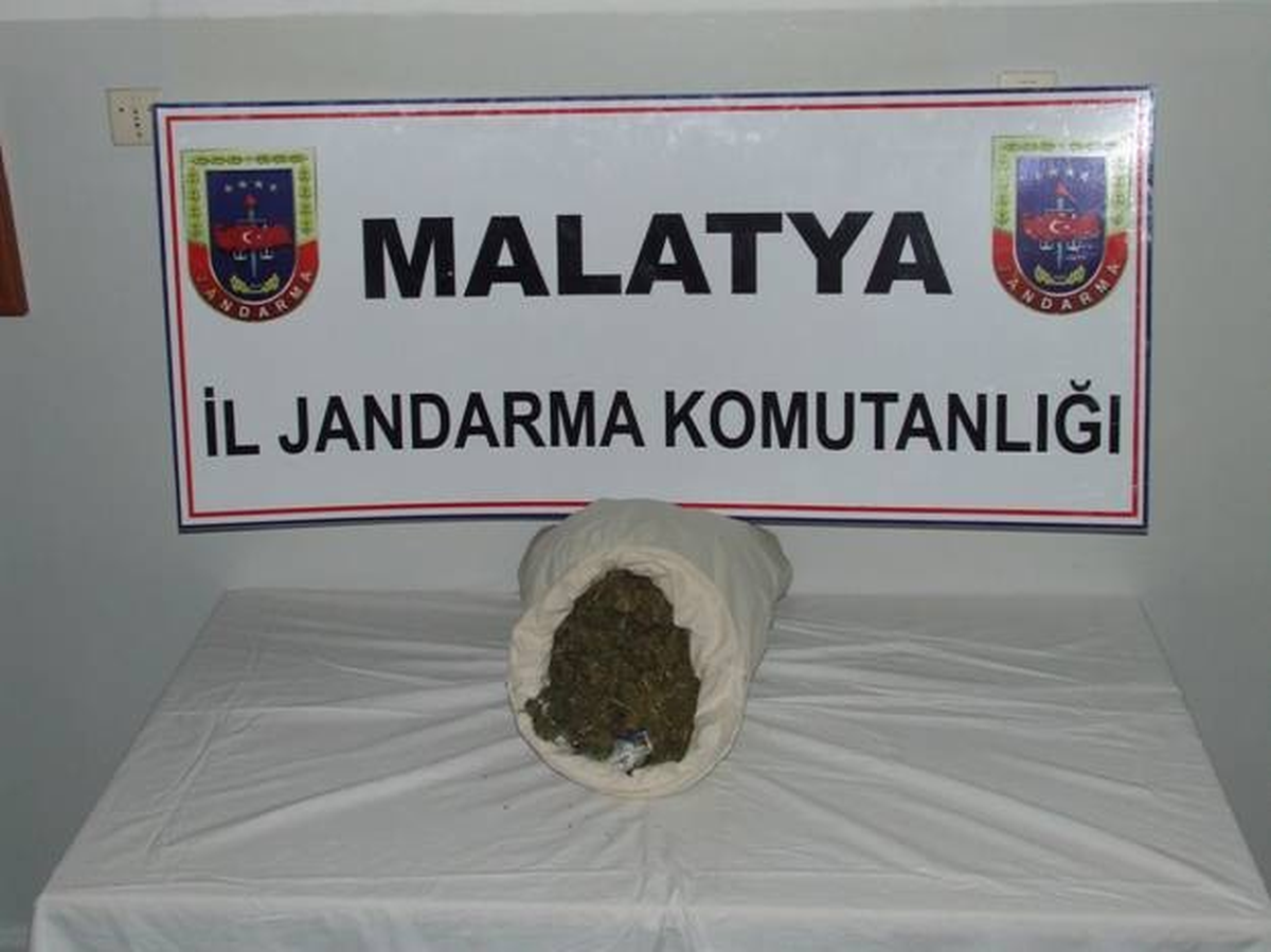 Yolcu Otobüsünde 2 Kilo Esrar Ele Geçirildi