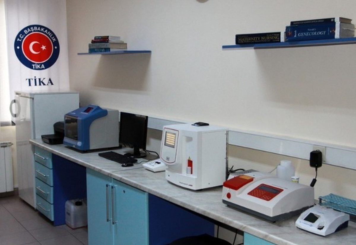 Arnavutluk\'ta Üniversite Hastanesine Kurulan Laboratuvar Hizmete Açıldı