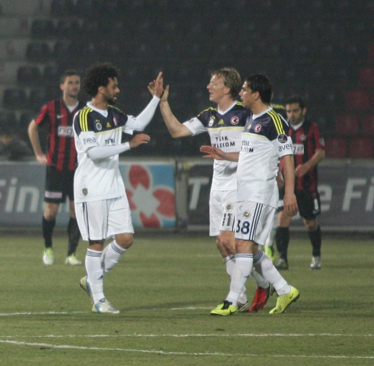 Fenerbahçe Kulübünden Kadın ve Çocuk Taraftara Teşekkür