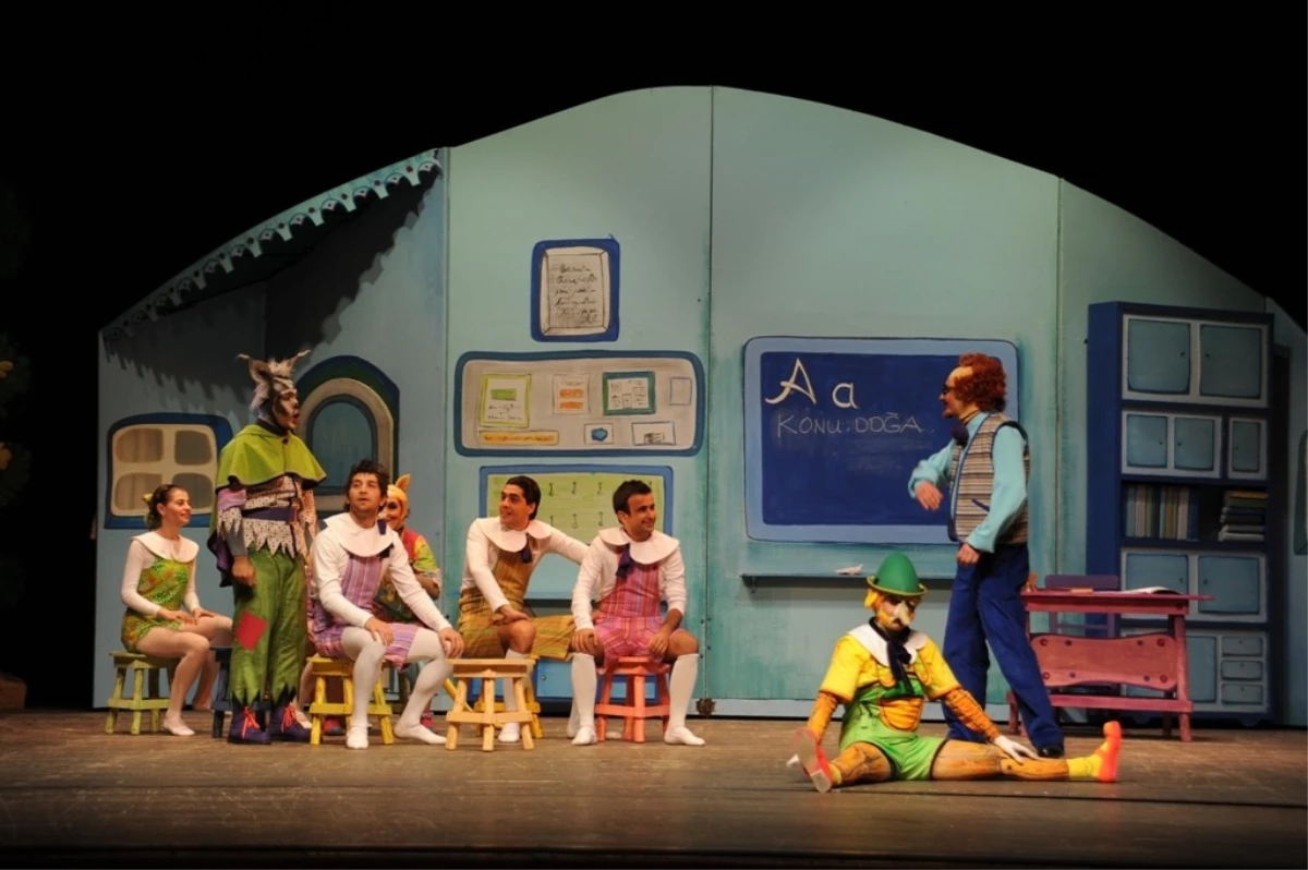 Pinokyo\'nun Müzikali "Kuklacı", Antalya\'da Sahnelendi