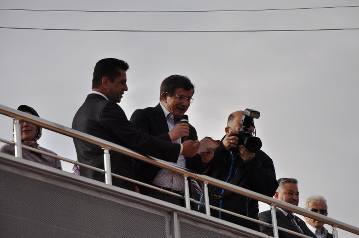 Bakan Davutoğlu\'nu Duygulandıran Mektup