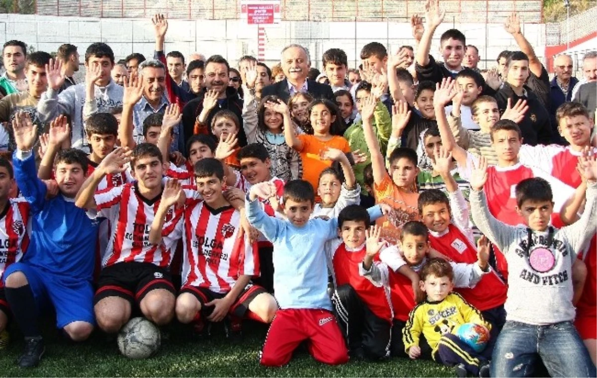 Başkan Karabağ\'a Gençler\'den Spor Onur Ödülü