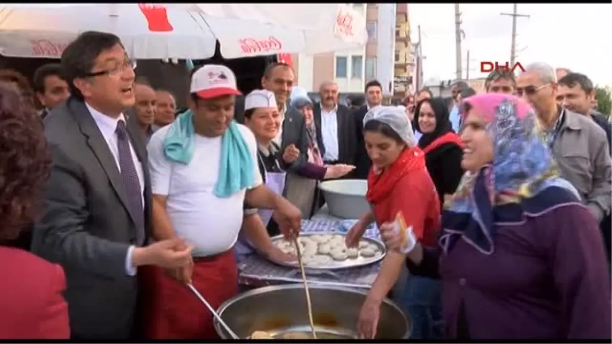 Belediyenin Karşısına Yörük Çadırı Kurdu