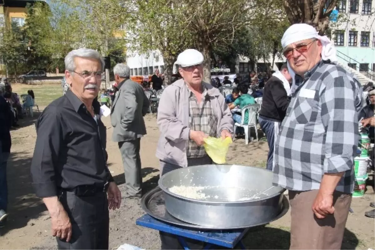 Cami Cemaatinden Keşkek Hayrı