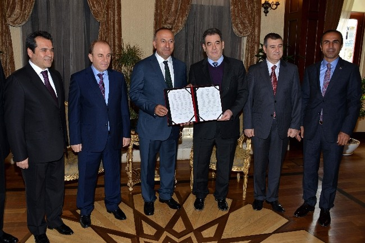 Çavuşoğlu: Antalya Üniversiteler Kenti Olmalı
