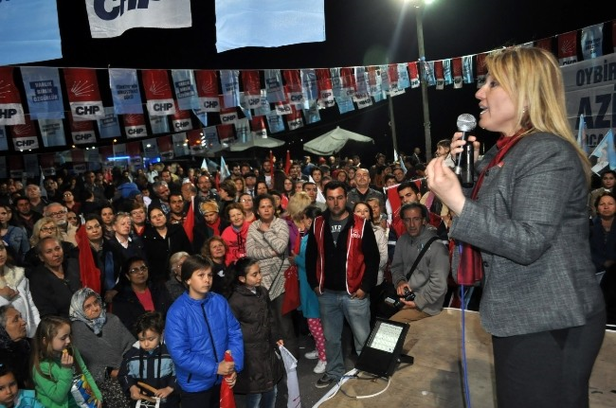 CHP\'li Uyar\'dan Çeşmealtı\'nda Gövde Gösterisi