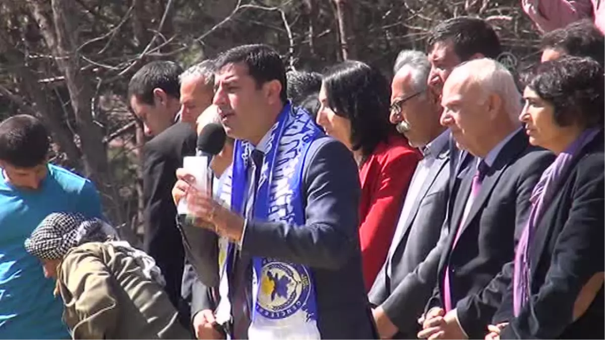 Demirtaş: Belediye Başkanlarımız Hırsızlık Yapmıyor