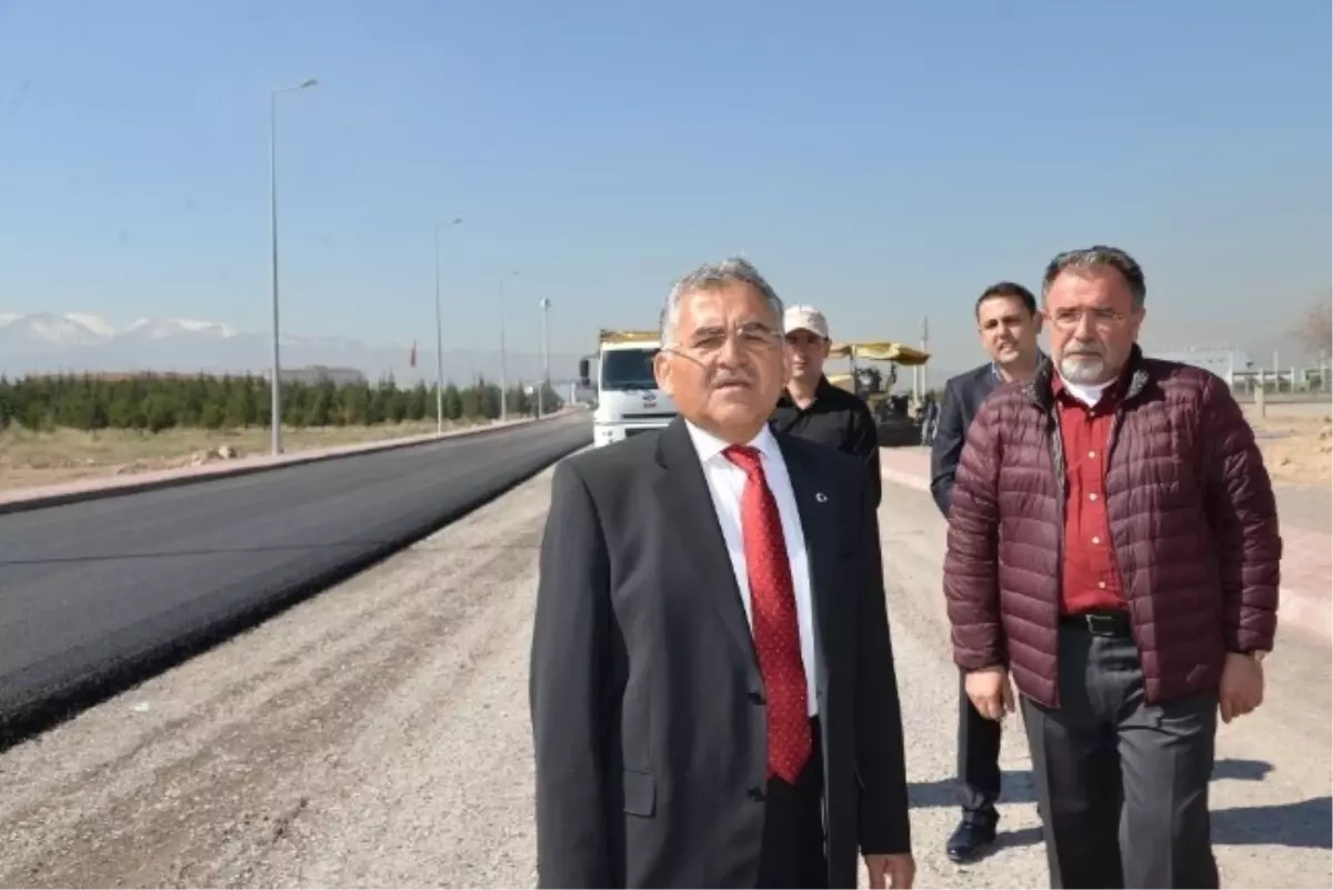 Erciyes Üniversitesine Alternatif Yeni Bir Yol Daha Asfaltlanarak Hizmete Açıldı