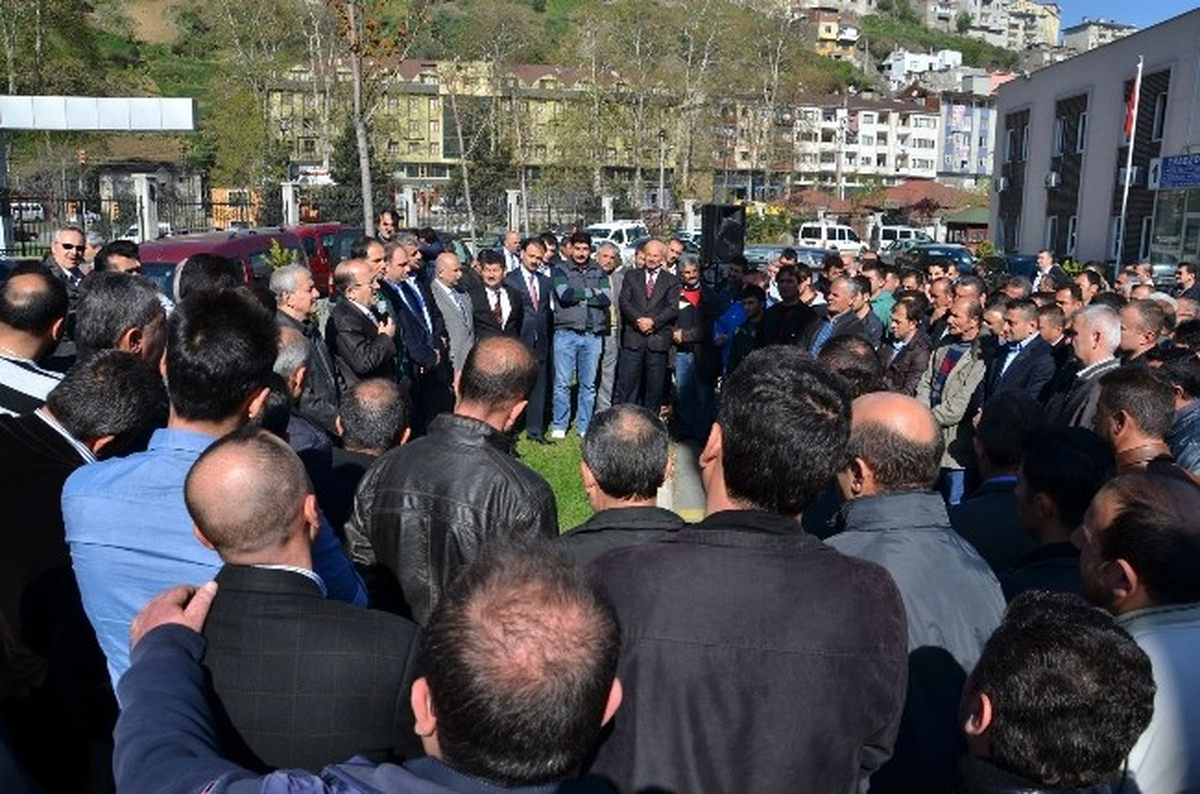 Gümrükçüoğlu, Belediye Çalışanlarına Projelerini Anlattı