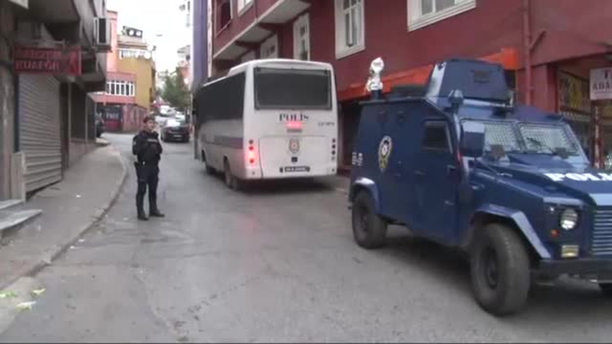Okmeydanı\'nda Polis Kuşatması