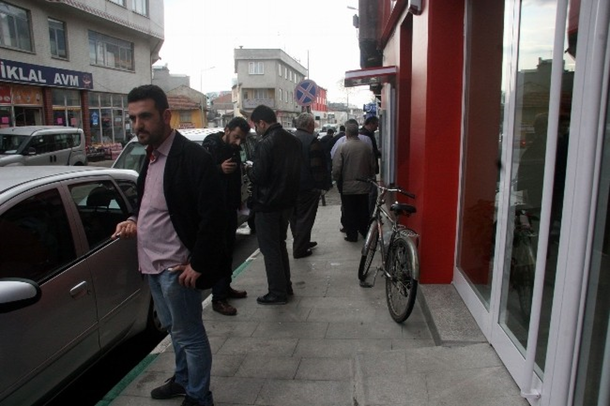 Sahte Savcı Dolandırdı Gerçek Polis Kurtardı