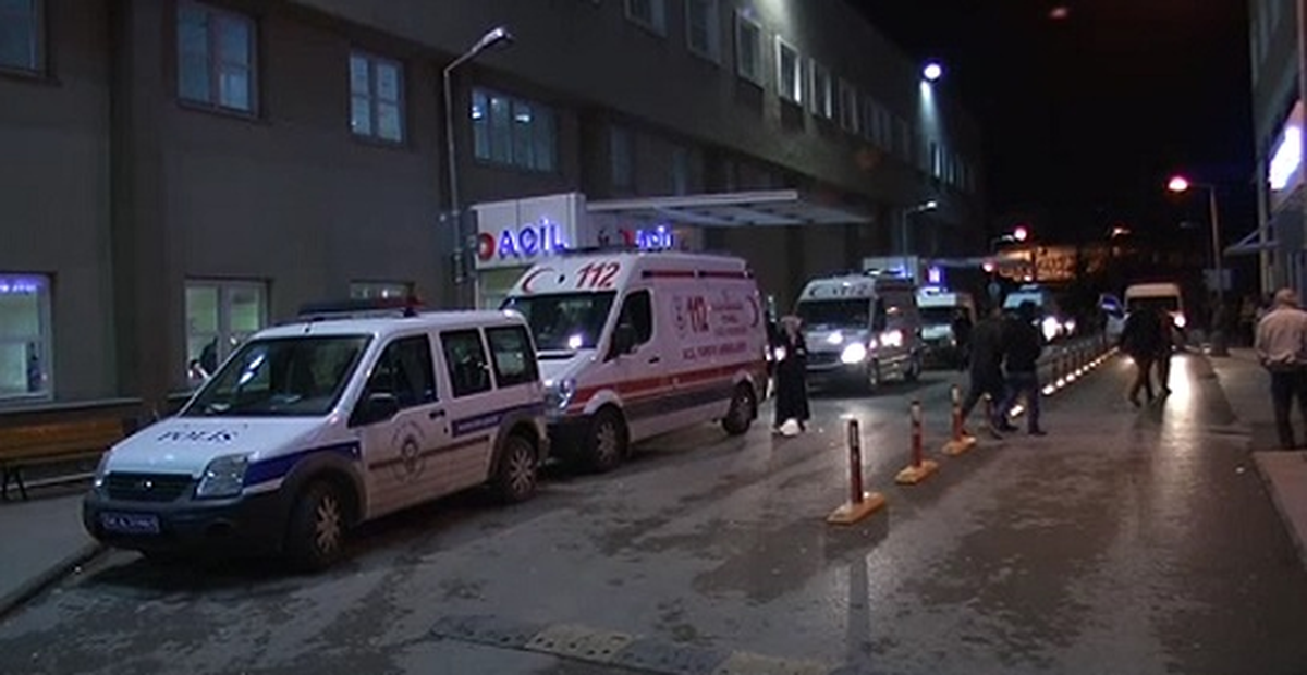 Silahlı Saldırıda Yaralanan 2 Polis Hastaneye Kaldırıldı