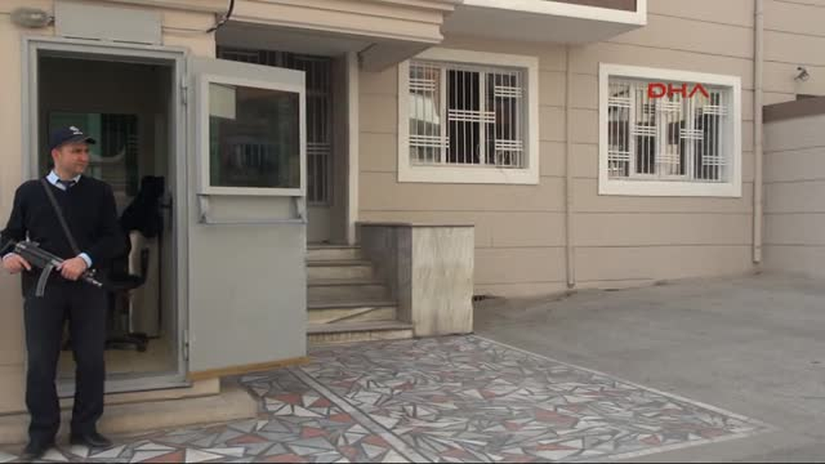 Üzerinde Oyuncak Tabanca ve Bomba Bulunan Kore Gazisi, Polisi Alarma Geçirdi