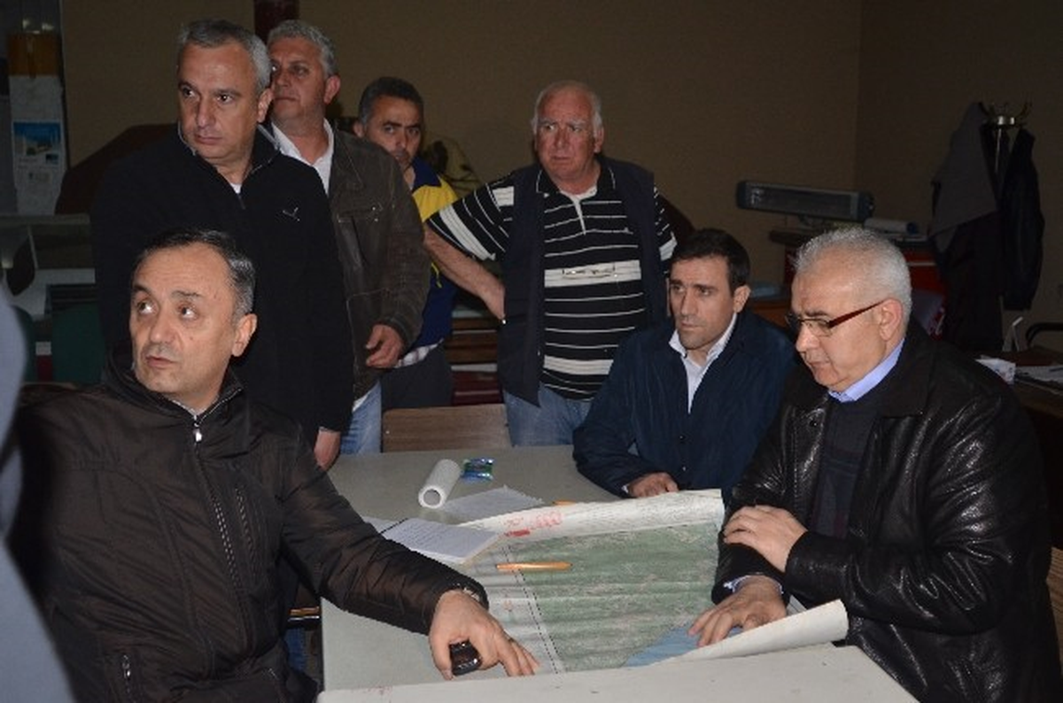 Rize\'deki Orman Yangını Söndürülmeye Çalışılıyor