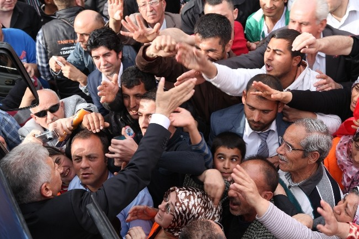 "Makam Sevdalısı Değil Hizmet Adamıyım"
