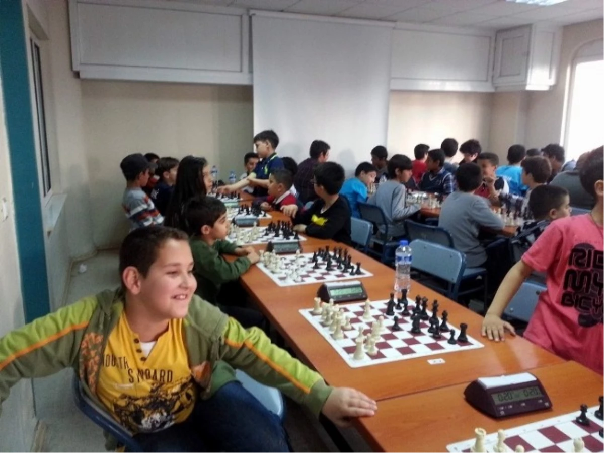 Ahmet Şerife Sanlı Ortaokulu 1. Tematik Satranç Turnuvası Yapıldı