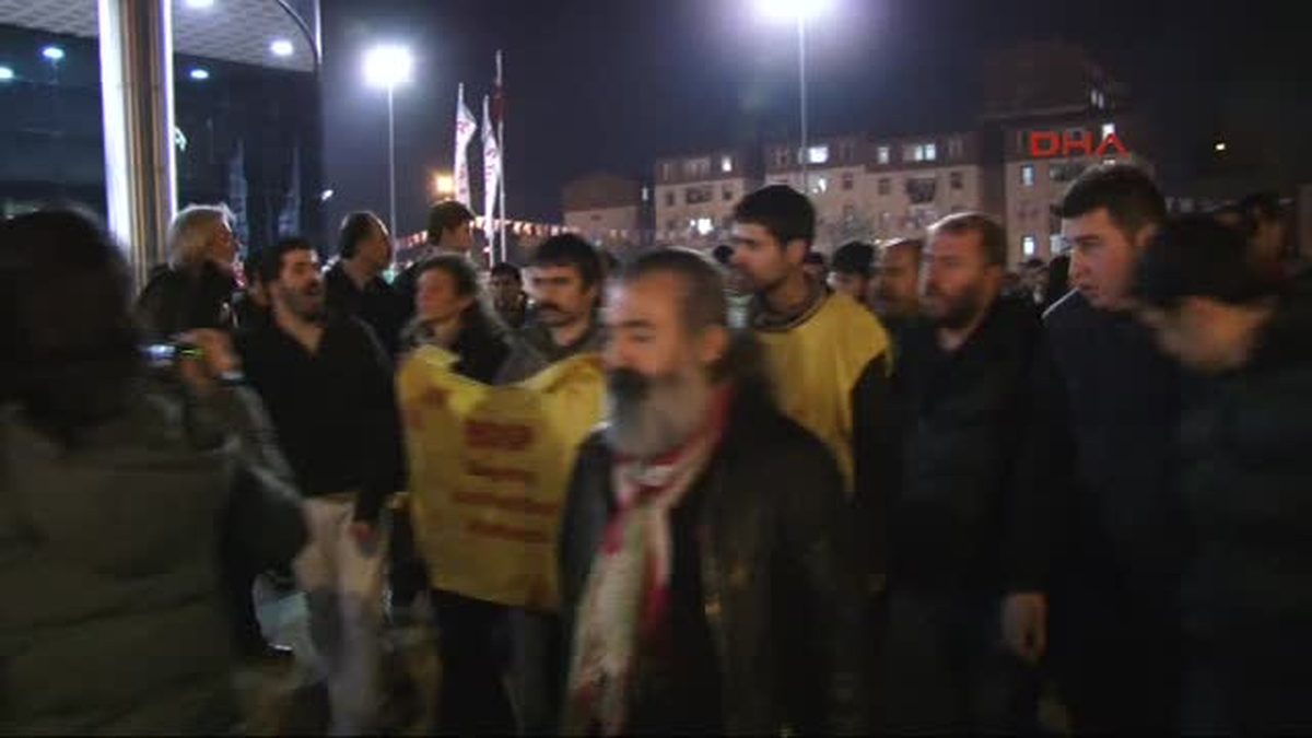 Ankara\'da İki Adayın Taraftarları Kavga Etti: 2 Yaralı