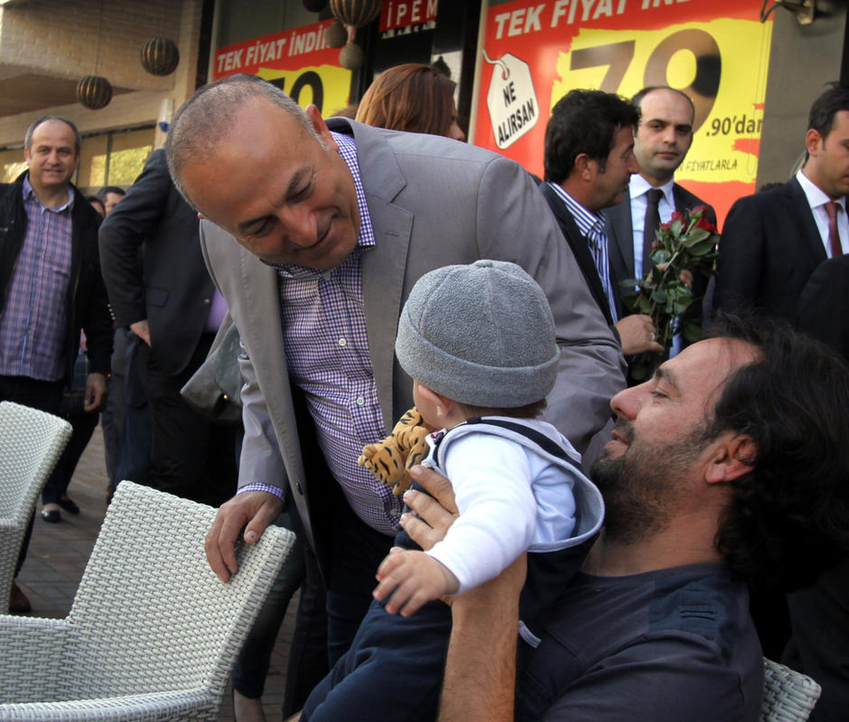 Avrupa Birliği Bakanı ve Başmüzakereci Çavuşoğlu, Antalya\'da