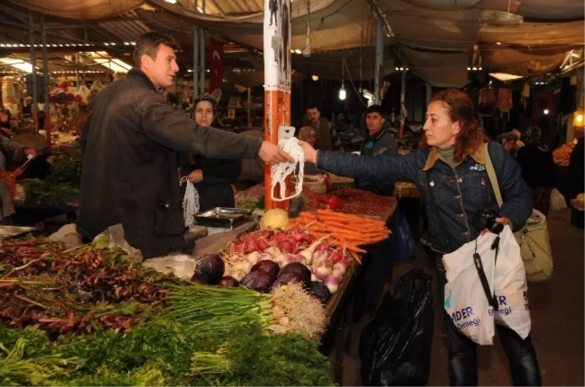 Bafra Umut Derneği Pazar Filesi Dağıttı