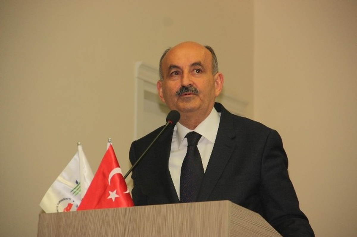 Bakan Müezzinoğlu: "Türk Milletine Hiç Kimsenin Hükmetmesine Razı Olamayız"