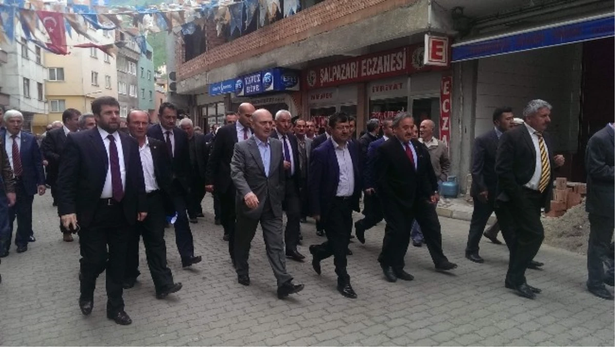 Eski Bakan Erdoğan Bayraktar Yerel Seçim Çalışmalarını Sürdürüyor
