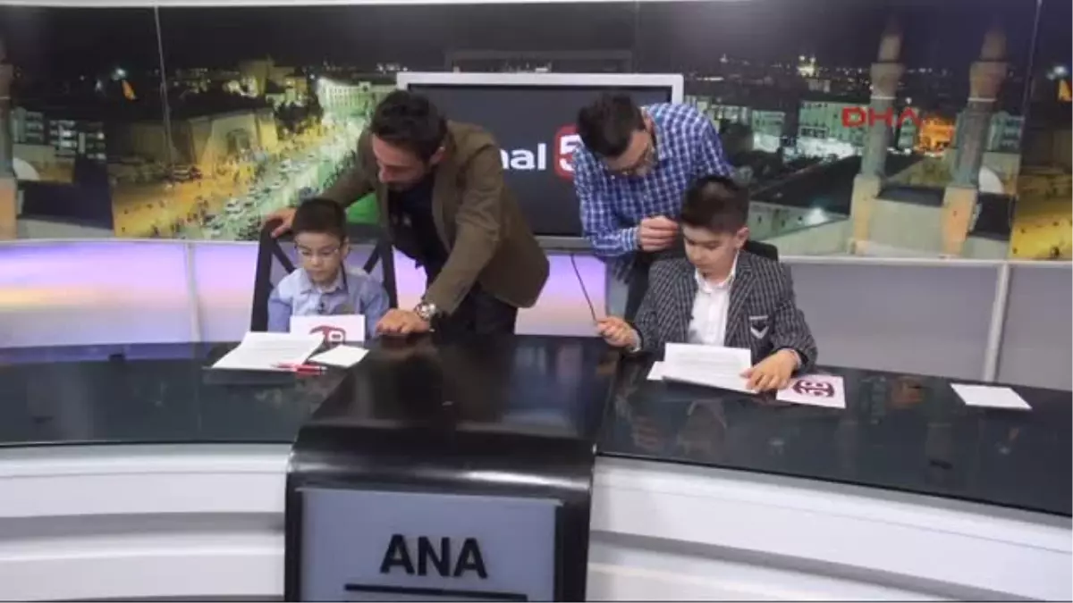 Gazeteci Güneş\'in Çocukları Televizyonda Haber Sundu