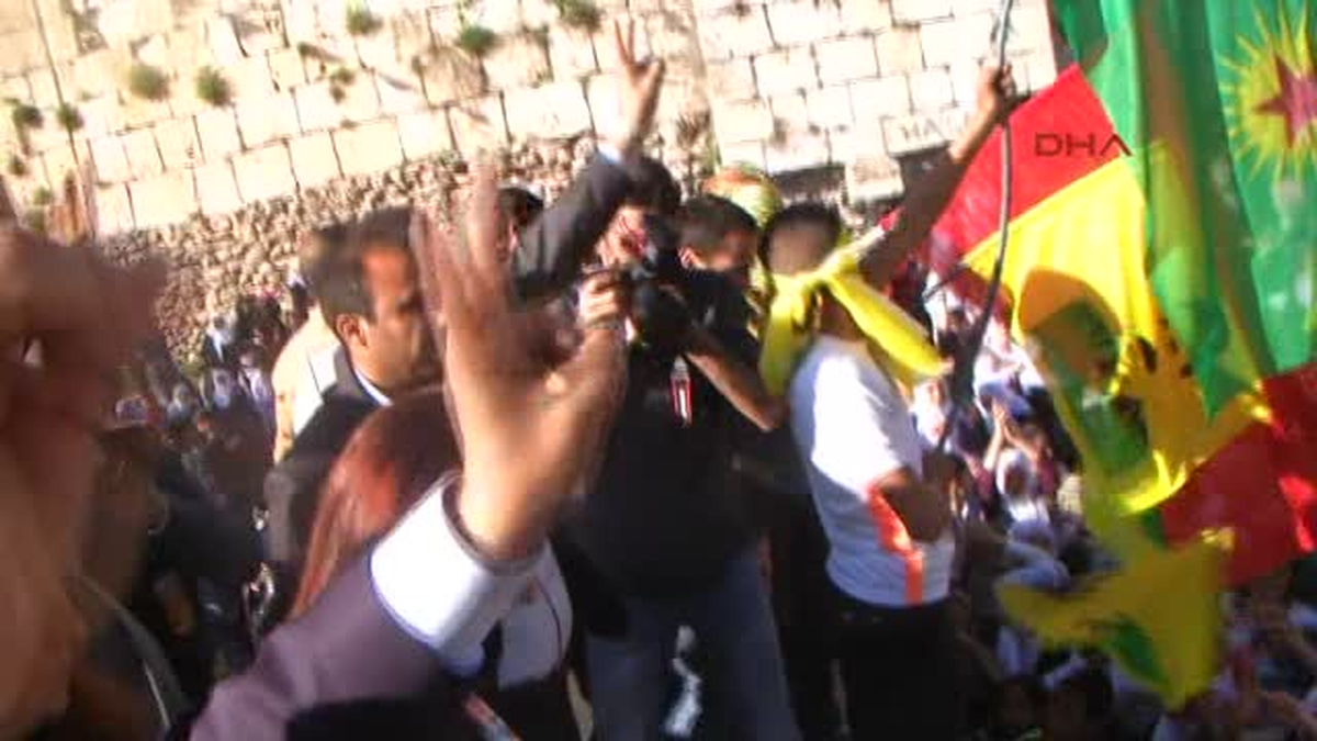 Silvan\'da Başına Gaz Fişeği İsabet Eden Çocuk Yaralandı