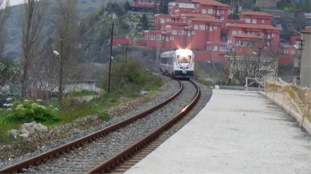 Zonguldak\'ta Beklenen Tren Seferleri Başladı