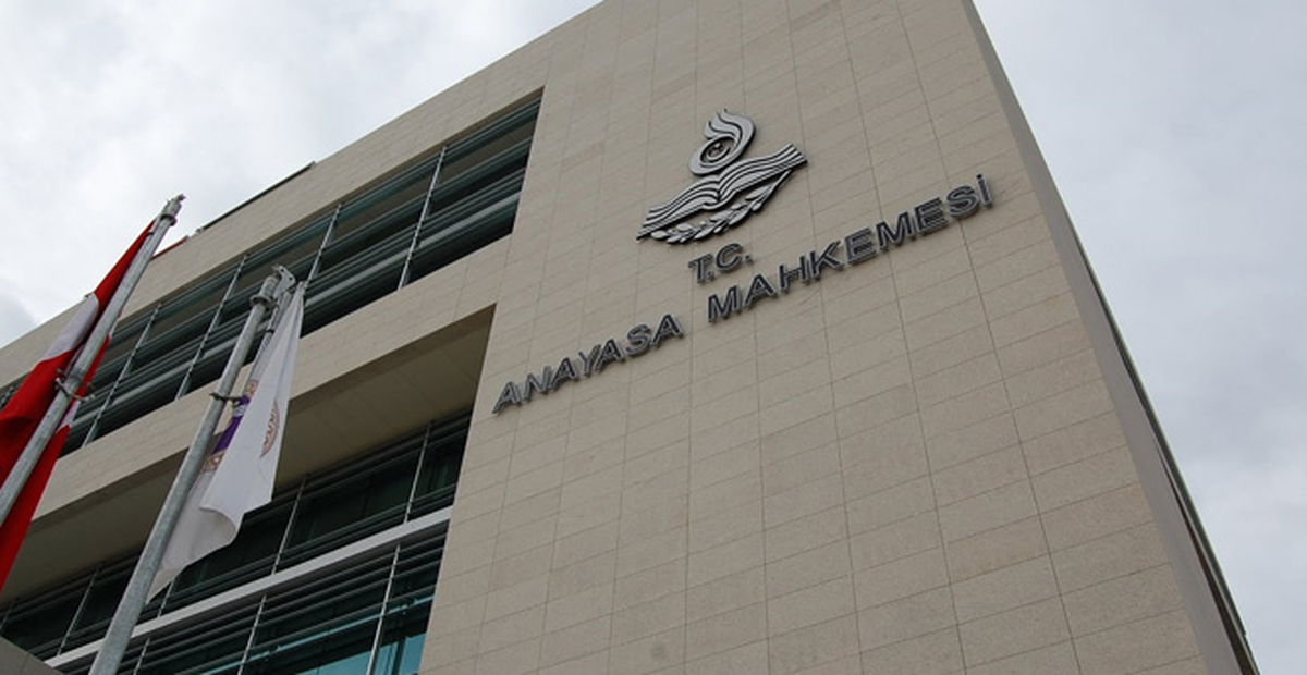 Anayasa Mahkemesi\'nden İdareye, Hukuk Güvenliği Uyarısı