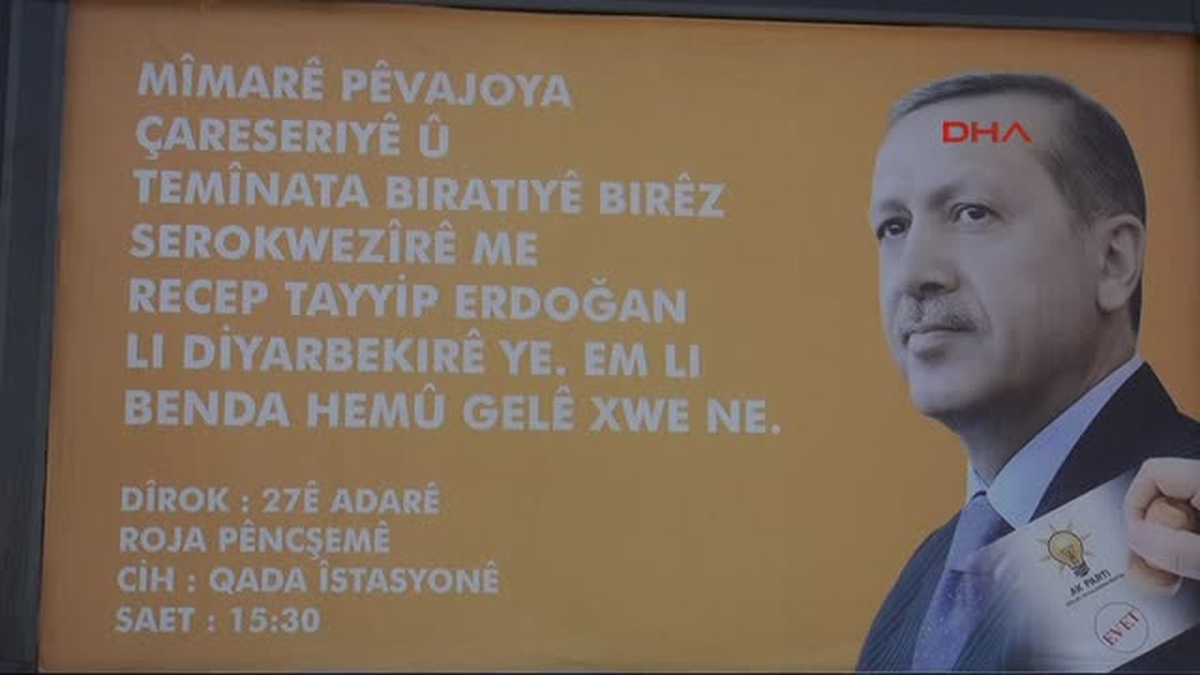 Başbakan\'ın Çözüm Sürecinin Kürtçe Yazılı Afişleri Bilboardlarda