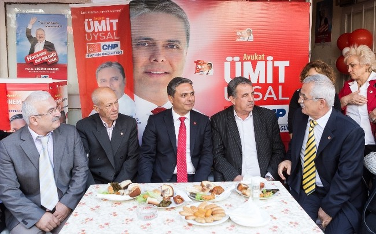 CHP Adayı Uysal, Seçim Ofislerini Ziyaret Etti