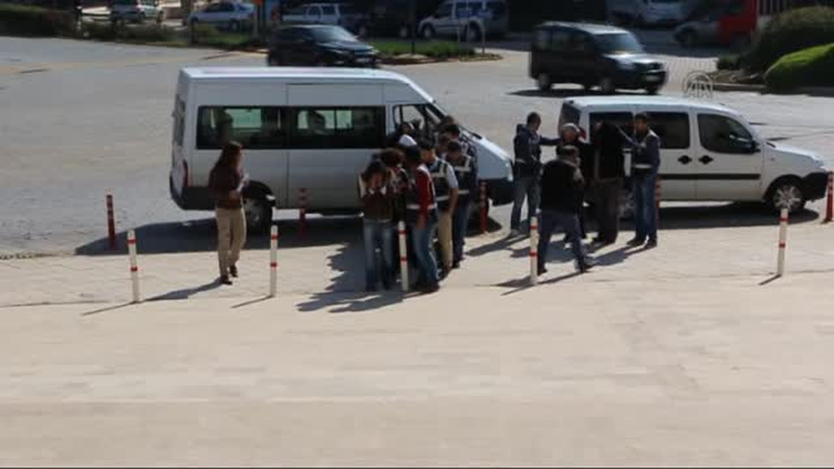 Datça\'da Kaçakları Taşıyan Tekne Battı: 16 Gözaltı