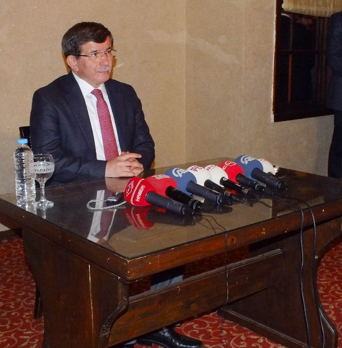 Davutoğlu: Milletin İstikbalini Kimseye Çiğnetmeyeceğiz (2)