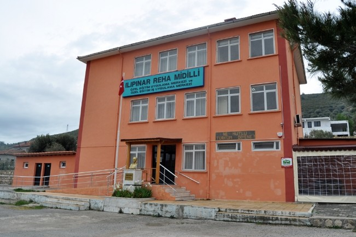 Foça Belediyesi, 'Okullar Hayat Olsun Projesi'Ne Destek Veriyor