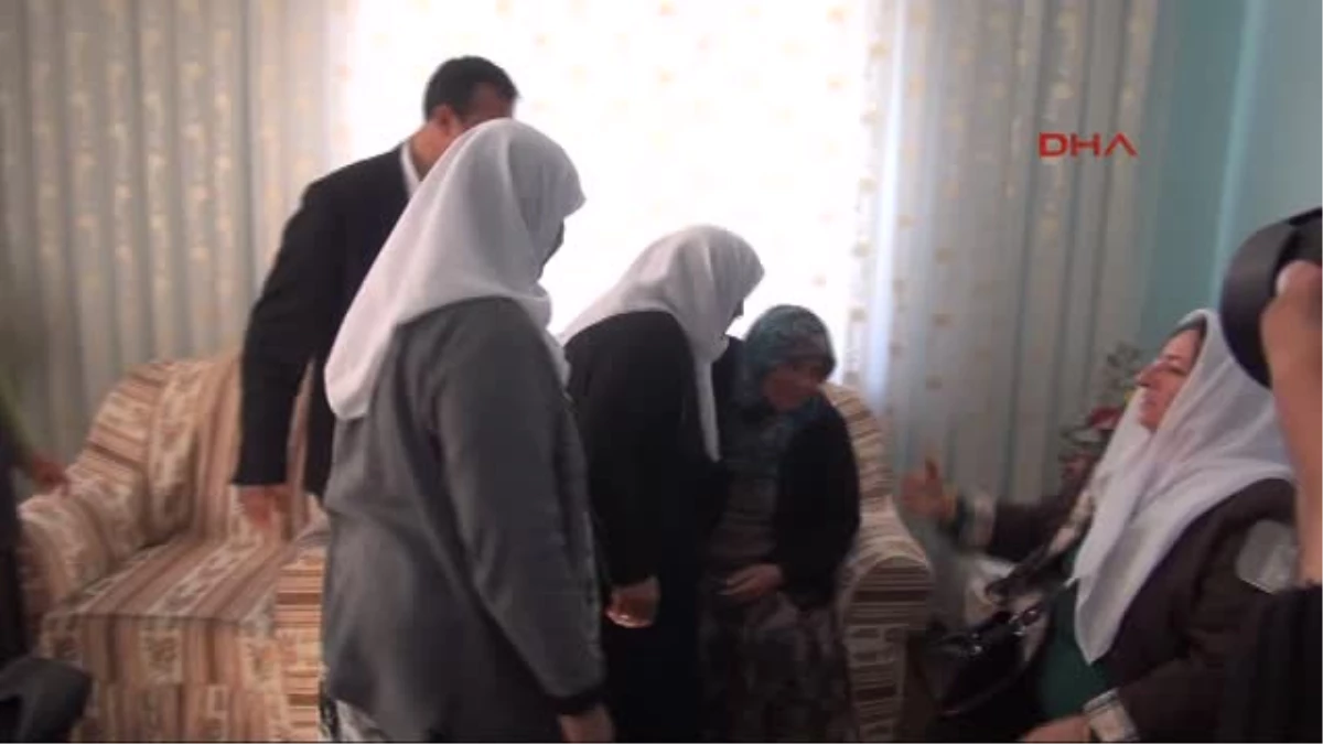 Ölen PKK\'lının Annesinden Şehit Annesine Beyaz Tülbent